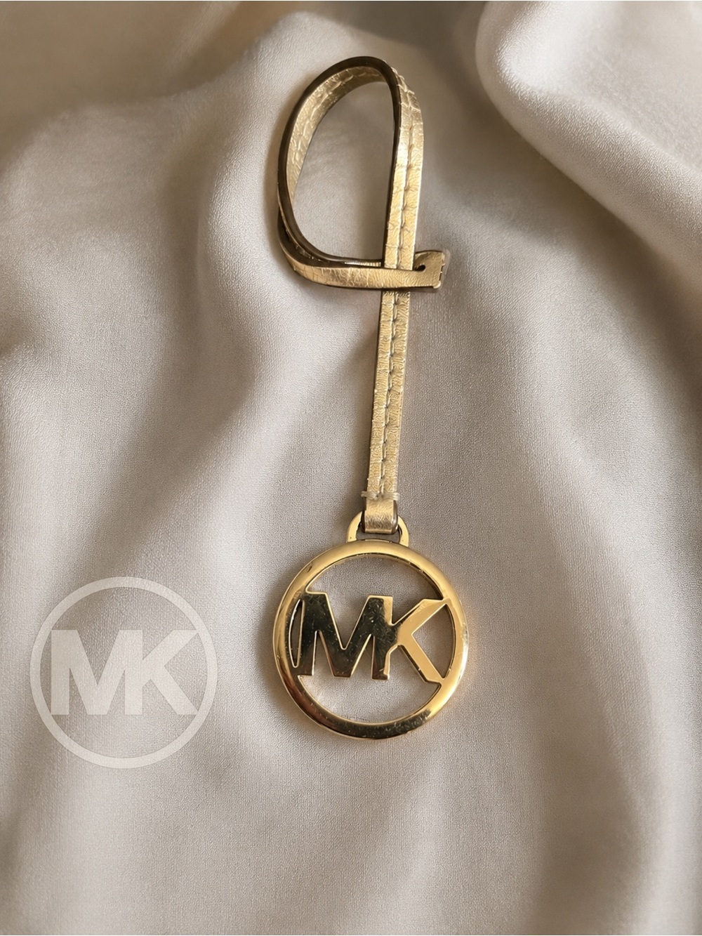 Michael Kors Silver Tone MK Circle Logo Leather Tag with Strap